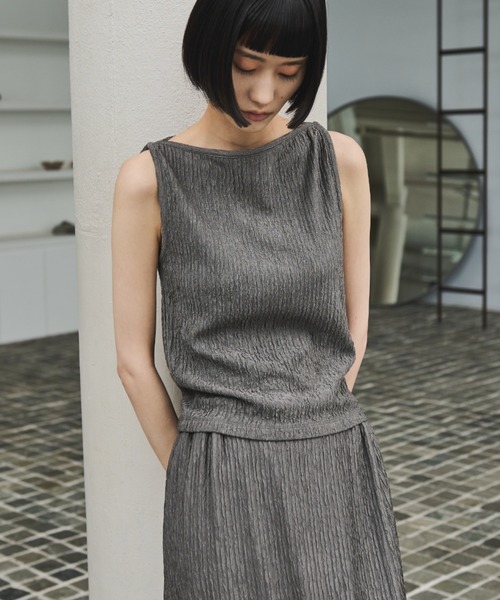 AIC.（エーアイシー）の「ワッシャー加工ボートネックノースリトップス/セットアップ可能（タンクトップ・レディース・ブラック/チャコールグレー/ブルー・FREE）」の9枚目の写真