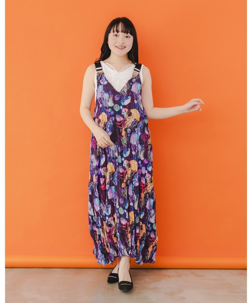 ScoLar（スカラー）の「151682：クラゲ柄クリンクル加工キャミワンピース（ワンピース・レディース・ブラック/ネイビー・M）」の8枚目の写真