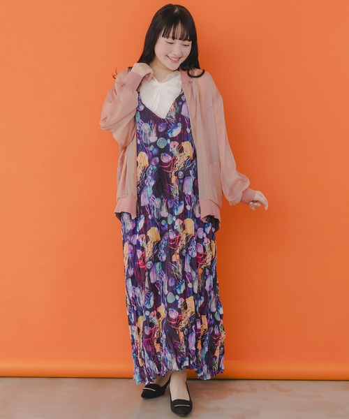 ScoLar（スカラー）の「151682：クラゲ柄クリンクル加工キャミワンピース（ワンピース・レディース・ブラック/ネイビー・M）」の11枚目の写真
