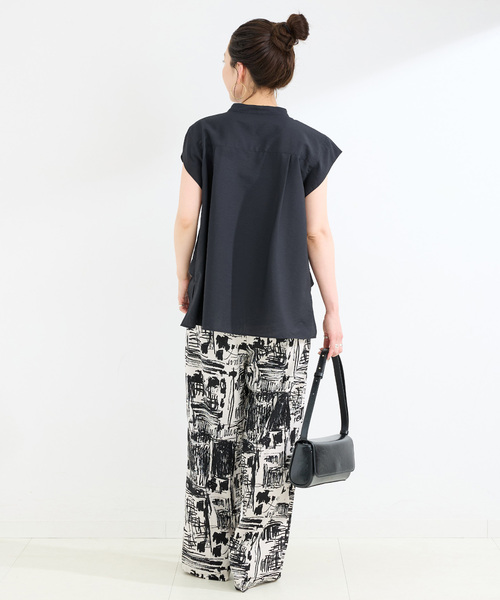 B.C STOCK（ベーセーストック）の「手洗い可 / UVカット / UVケアフロントフレアースタンドシャツ（シャツ/ブラウス・レディース・ホワイト/キャメル/ブラック・FREE）」の4枚目の写真