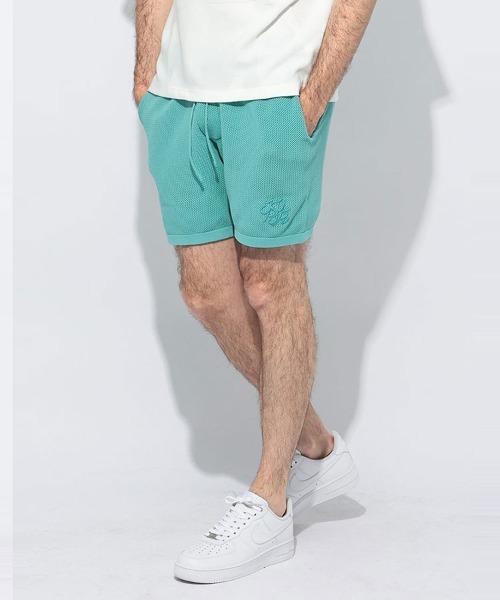 1PIU1UGUALE3  RELAX （ウノピゥウノウグァーレトレ リラックス）の「1PIU1UGUALE3 RELAX (ウノ ピュ ウノ ウグァーレ トレ リラックス) ロゴ刺繍 メッシュニット ショートパンツ（その他パンツ・メンズ・ブラック/サックスブルー・LL/L/M/S）」の2枚目の写真