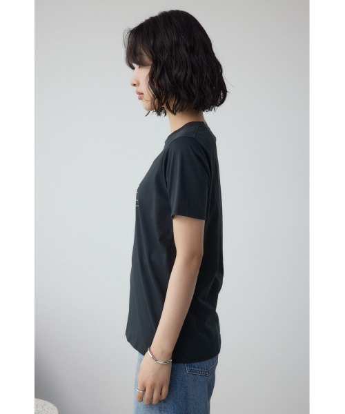 AZUL by moussy(アズールバイマウジー)の「シンプルロゴTシャツ(Tシャツ/カットソー・レディース・オフホワイト/ブラック/ライム/ベージュ・FREE)」の18枚目の写真