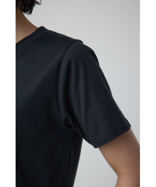 AZUL by moussy(アズールバイマウジー)の「シンプルロゴTシャツ(Tシャツ/カットソー・レディース・オフホワイト/ブラック/ライム/ベージュ・FREE)」の21枚目の写真