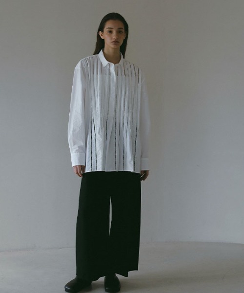 ETRE TOKYO（エトレトウキョウ）の「ハシゴレースソフトワッシャーシャツ（シャツ/ブラウス・レディース・ブラック/ホワイト・FREE）」の3枚目の写真