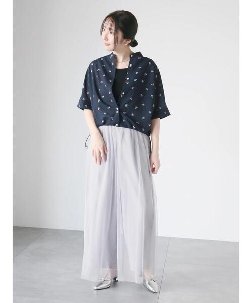 Te chichi TERRASSE(テチチテラス)の「【日比谷花壇コラボ】プリントクロップドシャツ(セットアップ可)(シャツ/ブラウス・レディース・オフホワイト/ネイビー/キャメル・F)」の18枚目の写真