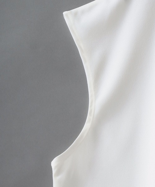 SITRY（シトリー）の「Amunzen Big Silhouette No Sleeve Shirt/UVカット 梨地 ビッグシルエット ノースリーブシャツ タンクトップ（タンクトップ・メンズ・グレイッシュブルー/ダークグリーン/ベージュ/チャコール/オフホワイト/ブラック・L/M/LL）」の9枚目の写真