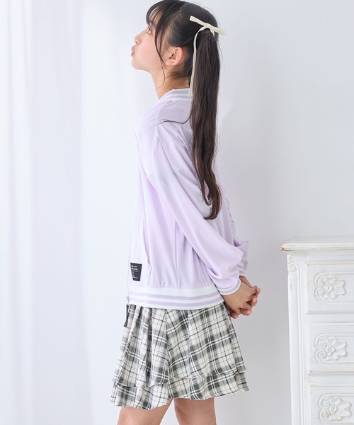 Amourire girl（アムリールガール）の「配色ライン ジップアップブルゾン5色展開（UV対策/紫外線対策）（ブルゾン・キッズ・パープル/グリーン/オフホワイト/ブラック/サックスブルー・130cm/140cm/150cm/160cm）」の17枚目の写真