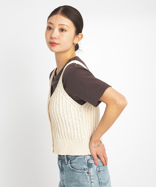 URBAN RESEARCH Sonny Label（アーバンリサーチサニーレーベル）の「2WAY透かし編みニットビスチェ（キャミソール・レディース・ピンク/ネイビー/アイボリー・FREE）」の6枚目の写真