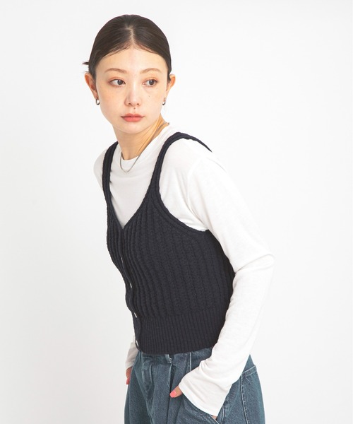 URBAN RESEARCH Sonny Label（アーバンリサーチサニーレーベル）の「2WAY透かし編みニットビスチェ（キャミソール・レディース・ピンク/ネイビー/アイボリー・FREE）」の13枚目の写真