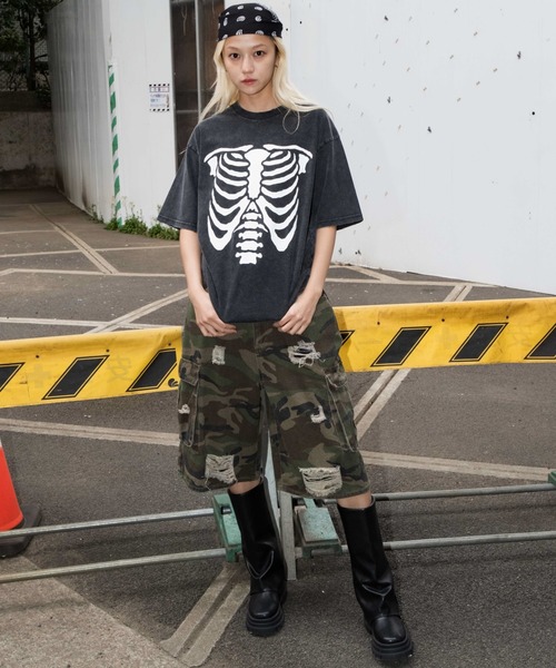 SHORT ROUND（ショートラウンド）の「SHORT ROUND/ブリーチボーングラフィックT（Tシャツ/カットソー・メンズ・グレー/スミクロ・MEDIUM/LARGE）」の15枚目の写真