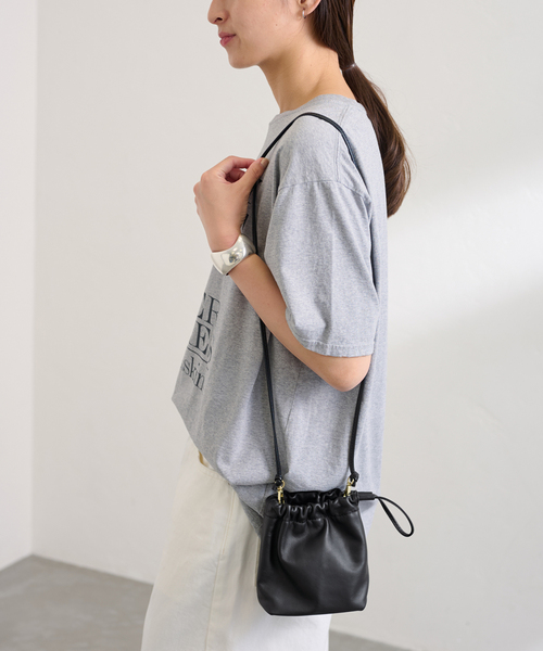 FRAMeWORK（フレームワーク）の「AULENTTI/オウレンティ miniキンチャクSHOULDER（ショルダーバッグ・レディース・ブラック/ボルドー/ゴールド/シルバー・FREE）」の7枚目の写真