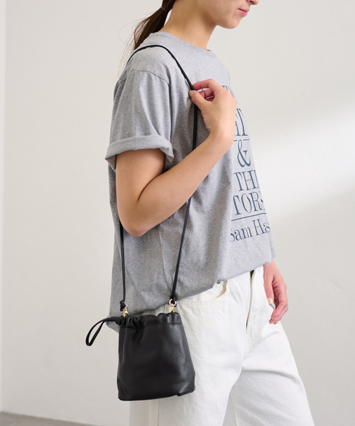 FRAMeWORK（フレームワーク）の「AULENTTI/オウレンティ miniキンチャクSHOULDER（ショルダーバッグ・レディース・ブラック/ボルドー/ゴールド/シルバー・FREE）」の8枚目の写真