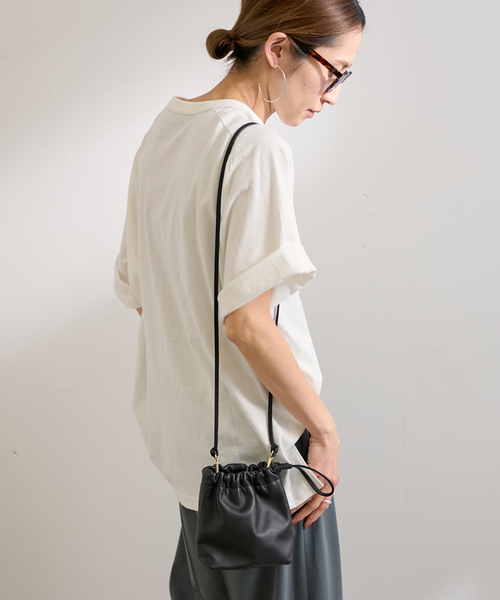 FRAMeWORK（フレームワーク）の「AULENTTI/オウレンティ miniキンチャクSHOULDER（ショルダーバッグ・レディース・ブラック/ボルドー/ゴールド/シルバー・FREE）」の13枚目の写真