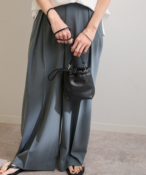 FRAMeWORK（フレームワーク）の「AULENTTI/オウレンティ miniキンチャクSHOULDER（ショルダーバッグ・レディース・ブラック/ボルドー/ゴールド/シルバー・FREE）」の16枚目の写真