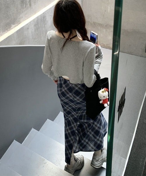 urge：（アージコロン ）の「【URGE：】チェック柄 プリント ロング スカート（スカート・レディース・ネイビー・X-LARGE/LARGE/MEDIUM/SMALL）」の4枚目の写真