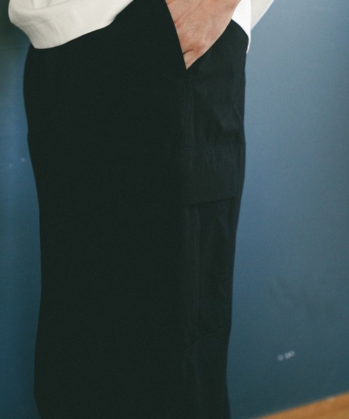 BAYFLOW（ベイフロー）の「[ストレスフリー]ストレッチテックカーゴパンツ（カーゴパンツ・メンズ・カーキ/ブラック・MEDIUM/LARGE）」の6枚目の写真