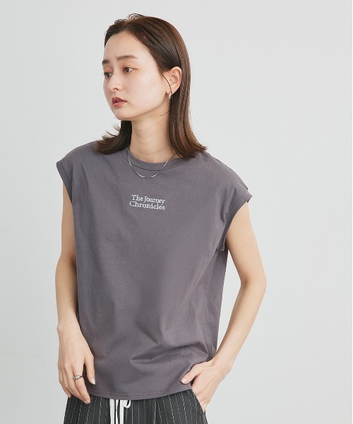 ad thie(アドティエ)の「ロゴ刺繍 フレンチスリーブ Tシャツ(Tシャツ/カットソー・レディース・オフホワイト/チャコール/ブラック・FREE)」の21枚目の写真