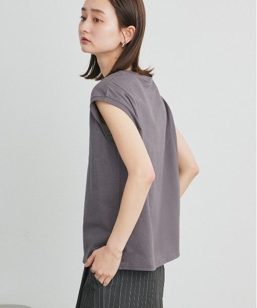 ad thie(アドティエ)の「ロゴ刺繍 フレンチスリーブ Tシャツ(Tシャツ/カットソー・レディース・オフホワイト/チャコール/ブラック・FREE)」の20枚目の写真
