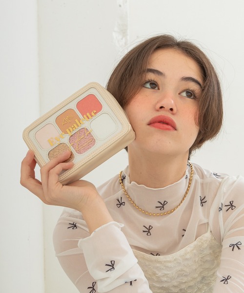 ACCOMMODE（アコモデ）の「アイシャドウパレットポーチ（ポーチ・レディース・ブラック/アイボリー・FREE）」の6枚目の写真