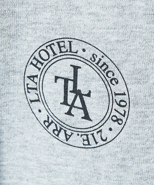 ABAHOUSE（アバハウス）の「バックプリント グラフィック 半袖Tシャツ / オーバーサイズ / LE TRIO ABAHOUSE（Tシャツ/カットソー・メンズ・ホワイト/ネイビー/グレー・48/46）」の15枚目の写真