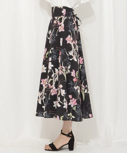 新品、未使用。ウィルセレクションの花柄フレアスカート ウィルセレクション WILLSELECTION マルチフラワーフレア
