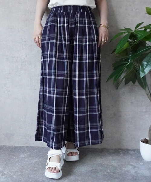 SELECT LEVERY(セレクトリベリー)の「ウエストゴム チェック柄フレアワイドパンツ(その他パンツ・レディース・ブラック系その他/ホワイト系その他・X-LARGE/SMALL/MEDIUM/LARGE)」の1枚目の写真