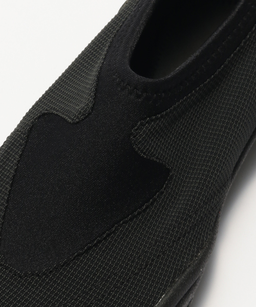 NIKE(ナイキ)の「NIKE (ナイキ) AQUA TURF FZ5627(スニーカー・メンズ・ブラック・26cm/27cm/28cm)」の6枚目の写真