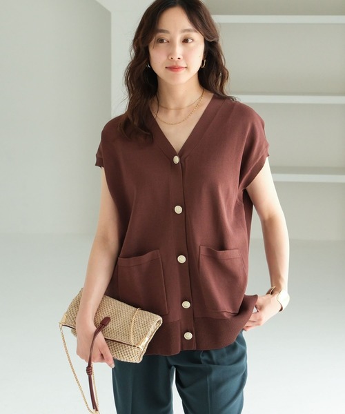 Elura（エルーラ）の「ハリ感ボタンベスト/572670（ベスト・レディース・グリーン系その他4/ブラック/グレイッシュベージュ/ブラウン/オレンジ・FREE）」の12枚目の写真