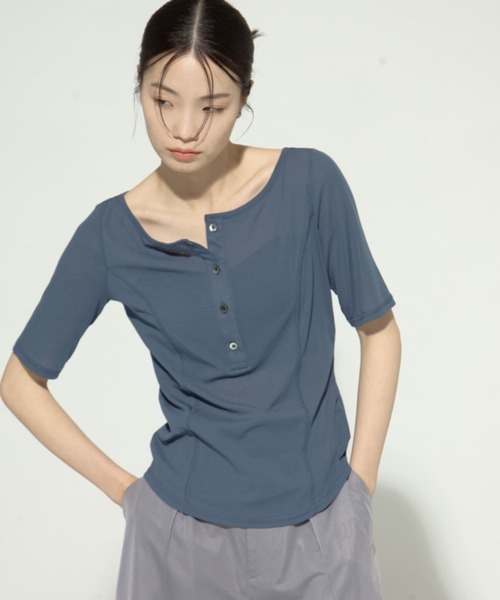 STUDIOUS（ステュディオス）の「【STUDIOUS/ステュディオス】2Pac Henry Neck Tee/2ピースヘンリーネックTシャツ（Tシャツ/カットソー・レディース・ベージュ/ブラック/ブルー・FREE）」の19枚目の写真