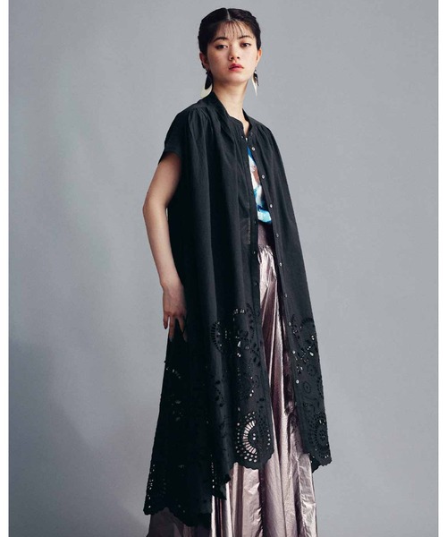 MEDE19F（メデジュウキュウ）の「ＭＥＤＥ１９Ｆ　【ＭＡＤＥ　ＩＮ　ＩＮＤＩＡ　ＣＯＬＬＥＣＴＩＯＮ】シフリー刺しゅうワンピース（ワンピース・レディース・オフホワイト/スミクロ・2/1/3）」の2枚目の写真