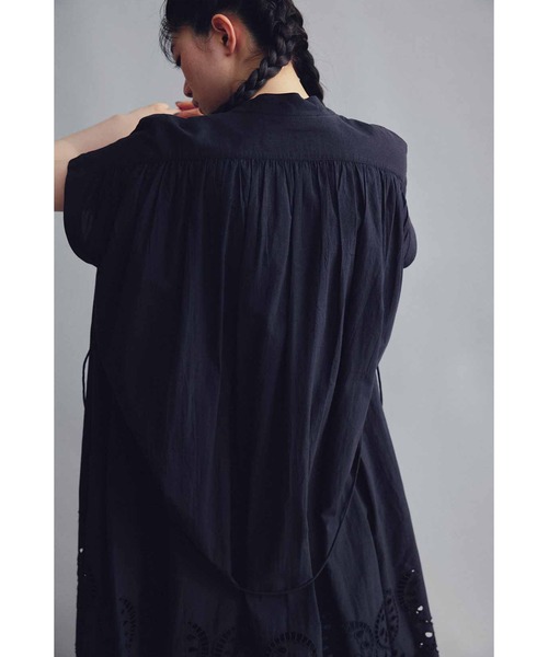 MEDE19F（メデジュウキュウ）の「ＭＥＤＥ１９Ｆ　【ＭＡＤＥ　ＩＮ　ＩＮＤＩＡ　ＣＯＬＬＥＣＴＩＯＮ】シフリー刺しゅうワンピース（ワンピース・レディース・オフホワイト/スミクロ・2/1/3）」の22枚目の写真