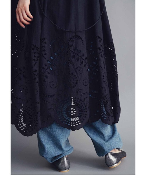 MEDE19F（メデジュウキュウ）の「ＭＥＤＥ１９Ｆ　【ＭＡＤＥ　ＩＮ　ＩＮＤＩＡ　ＣＯＬＬＥＣＴＩＯＮ】シフリー刺しゅうワンピース（ワンピース・レディース・オフホワイト/スミクロ・2/1/3）」の16枚目の写真