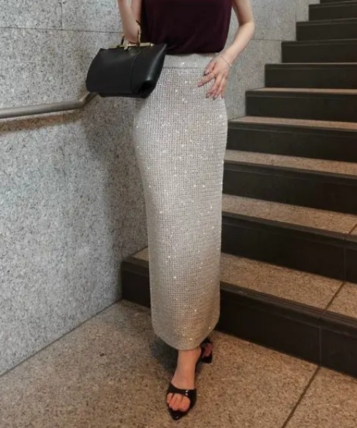 anuans(アニュアンス)の「スパンコールニットタイトスカート(スカート・レディース・ブラック/ライトグレー/ベージュ・S/M)」の1枚目の写真