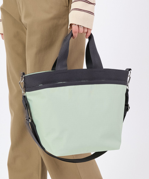 LeSportsac（レスポートサック）の「BUCKET TOTE フロスティグリーン/サンダー（トートバッグ・レディース・グリーン・FREE）」の2枚目の写真