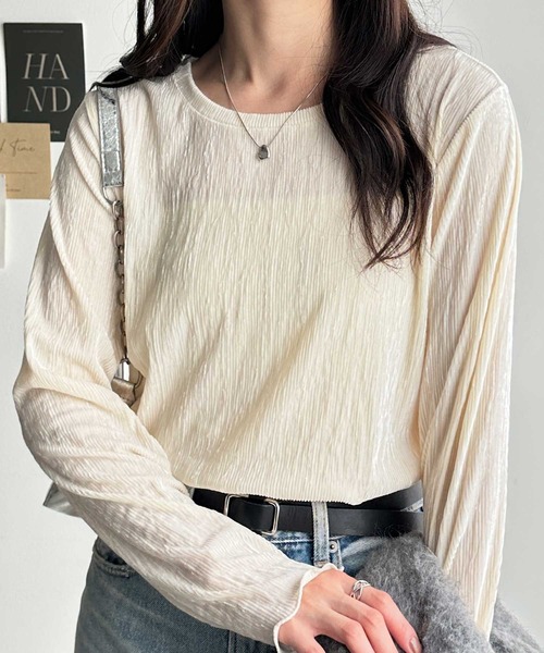 GeeRA(ジーラ)の「ベロアプリーツカットソー(Tシャツ/カットソー・レディース・チャコールグレー/アイボリー/ブラック・MEDIUM/LARGE/X-LARGE)」の2枚目の写真