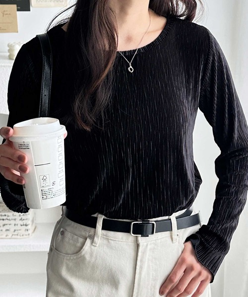 GeeRA(ジーラ)の「ベロアプリーツカットソー(Tシャツ/カットソー・レディース・チャコールグレー/アイボリー/ブラック・MEDIUM/LARGE/X-LARGE)」の3枚目の写真