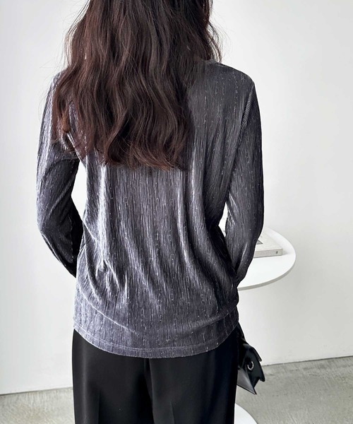 GeeRA(ジーラ)の「ベロアプリーツカットソー(Tシャツ/カットソー・レディース・チャコールグレー/アイボリー/ブラック・MEDIUM/LARGE/X-LARGE)」の11枚目の写真