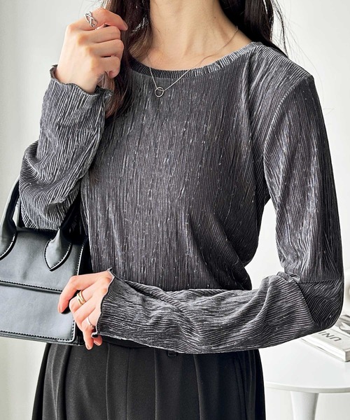 GeeRA(ジーラ)の「ベロアプリーツカットソー(Tシャツ/カットソー・レディース・チャコールグレー/アイボリー/ブラック・MEDIUM/LARGE/X-LARGE)」の19枚目の写真