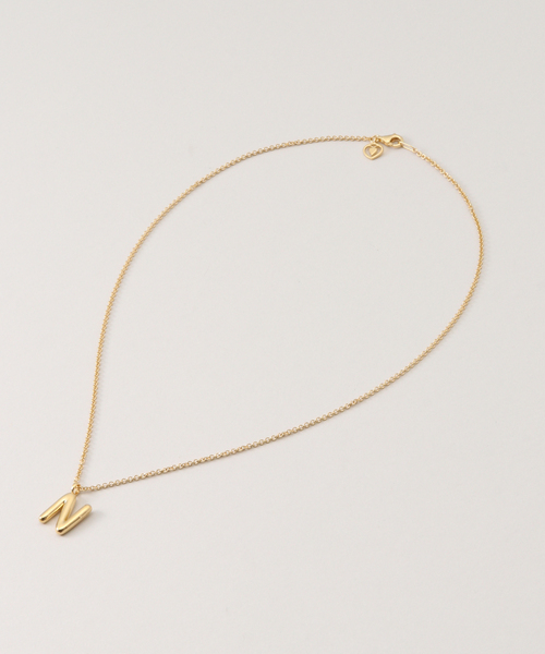 IENA（イエナ）の「JOSEPHINE STUDIO/ジョセフィン・ストゥディオ LETER CHARM SMALL N ネックレス（ネックレス・レディース・ゴールド・FREE）」の2枚目の写真