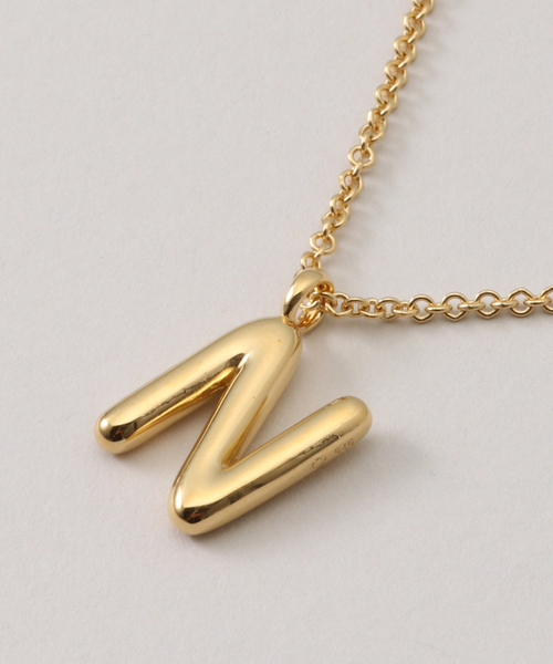 IENA（イエナ）の「JOSEPHINE STUDIO/ジョセフィン・ストゥディオ LETER CHARM SMALL N ネックレス（ネックレス・レディース・ゴールド・FREE）」の7枚目の写真