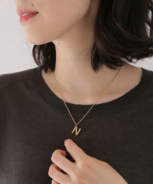 IENA（イエナ）の「JOSEPHINE STUDIO/ジョセフィン・ストゥディオ LETER CHARM SMALL N ネックレス（ネックレス・レディース・ゴールド・FREE）」の9枚目の写真