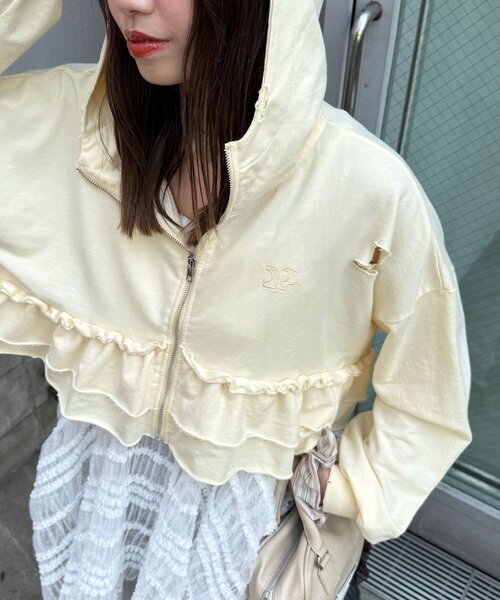 CIAOPANIC（チャオパニック）の「CPロゴフリルティアードダメージパーカー（パーカー・レディース・ブルー/イエロー/グレー・ONE SIZE）」の21枚目の写真