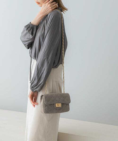 URBAN RESEARCH ROSSO WOMEN(アーバンリサーチ ロッソ)の「AULENTTI スエードキルティングバッグ(ショルダーバッグ・レディース・ベージュ系その他・-)」の4枚目の写真