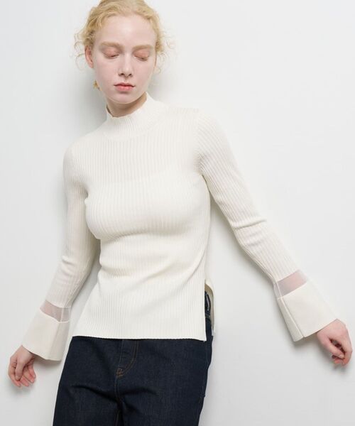 LANVIN en Bleu（ランバンオンブルー）の「シアーポイントカフスリブニット（ニット/セーター・レディース・オフホワイト/ブラック/レッド・38）」の2枚目の写真