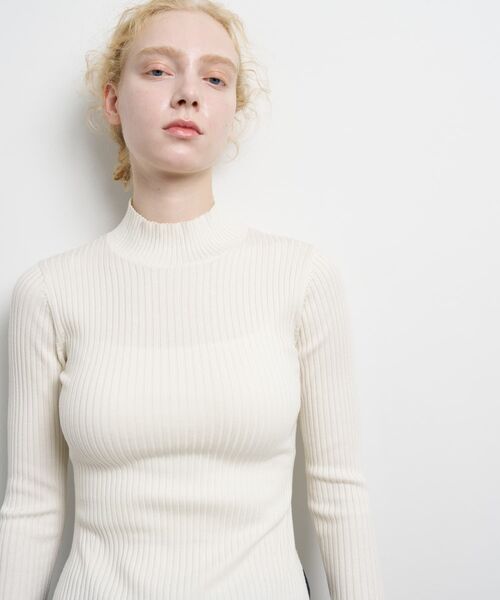 LANVIN en Bleu（ランバンオンブルー）の「シアーポイントカフスリブニット（ニット/セーター・レディース・オフホワイト/ブラック/レッド・38）」の18枚目の写真