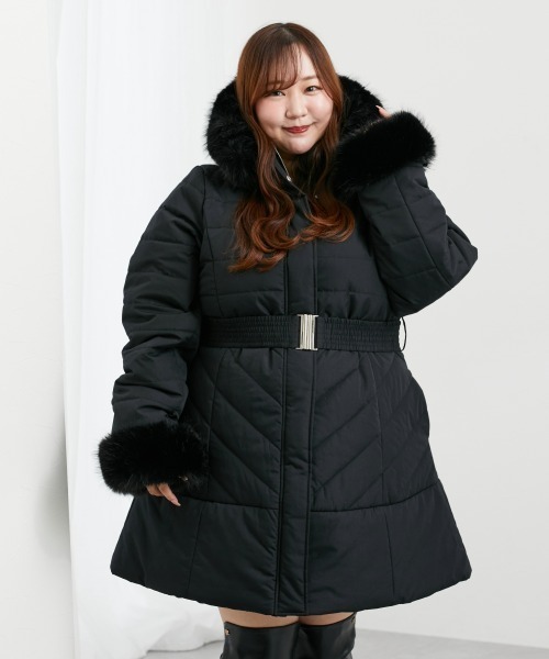 SMILE LAND（スマイルランド）の「＜大きいサイズ＞【らめちゃんコラボ】フェイクファーフード付中綿コート JERRY SELECT（ダウンジャケット/コート・レディース・ブラック/ホワイト・3L/L/LL/4L/5L）」の15枚目の写真