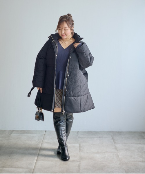 SMILE LAND（スマイルランド）の「＜大きいサイズ＞【らめちゃんコラボ】フェイクファーフード付中綿コート JERRY SELECT（ダウンジャケット/コート・レディース・ブラック/ホワイト・3L/L/LL/4L/5L）」の19枚目の写真