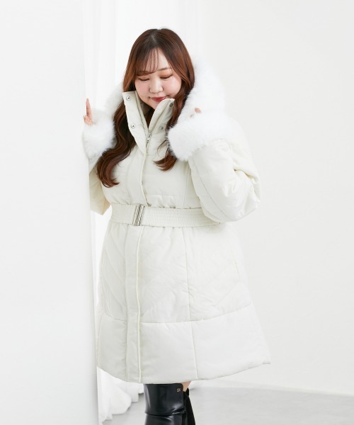 SMILE LAND（スマイルランド）の「＜大きいサイズ＞【らめちゃんコラボ】フェイクファーフード付中綿コート JERRY SELECT（ダウンジャケット/コート・レディース・ブラック/ホワイト・3L/L/LL/4L/5L）」の16枚目の写真