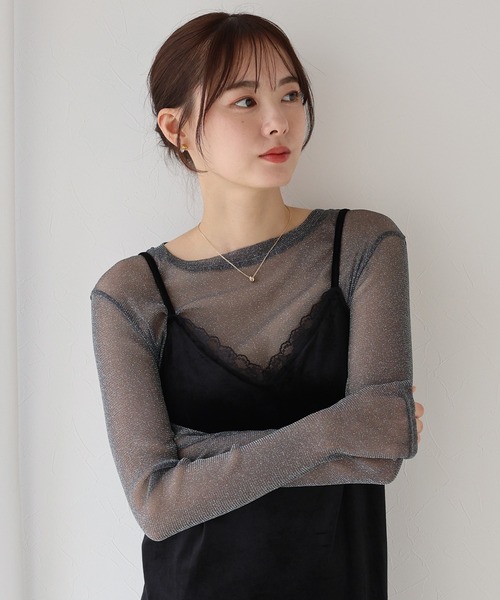 BLUEEAST(ブルーイースト)の「ラメチュールトップス(Tシャツ/カットソー・レディース・チャコールグレー/ブラック/アイボリー/ブラウン・MEDIUM)」の4枚目の写真