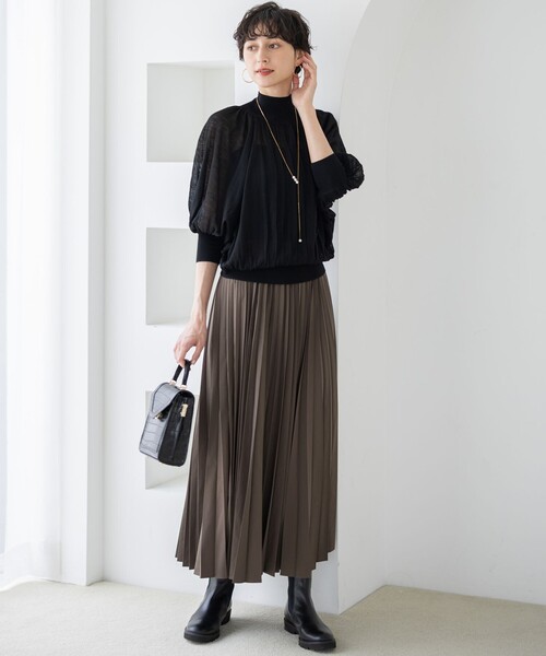 23区(ニジュウサンク)の「【洗える】シアーギャザー ハイネック ニット(ニット/セーター・レディース・ベージュ系/ライトグレー系/ブラック系・38)」の8枚目の写真